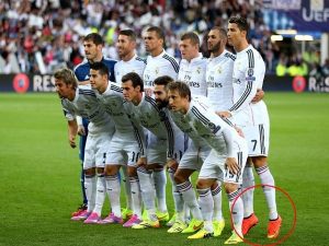 Chiều cao của ronaldo và cách ăn gian chiều cao của siêu sao