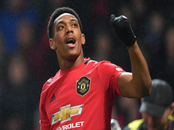 Bóng đá quốc tế 26/11: Scholes lên tiếng chê bai Martial