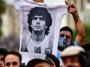 Những dấu hỏi xung quanh cái chết của Diego Maradona