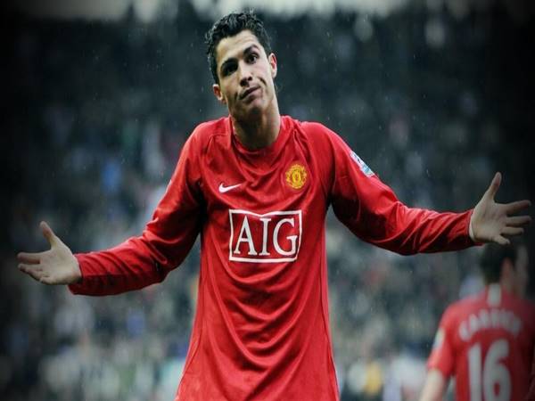 Tin bóng đá 31/8: Juventus nhận tiền CN Ronaldo trong 5 năm