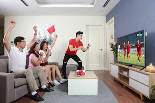Việc xem bóng đá trực tuyến sẽ thú vị hơn nhiều khi có các cuộc tranh luận với người thân 