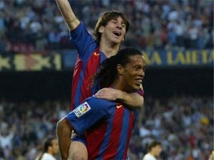 Cầu thủ Ronaldinho là ai? Tiểu sử, sự nghiệp thi đấu của Ronaldinho