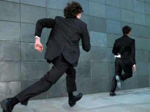 Phân tích giấc mơ thấy bị đuổi giết điềm gì, đánh con gì?