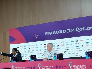 Bóng đá QT tối 30/11: Deschamps làm rõ tranh cãi về Griezmann