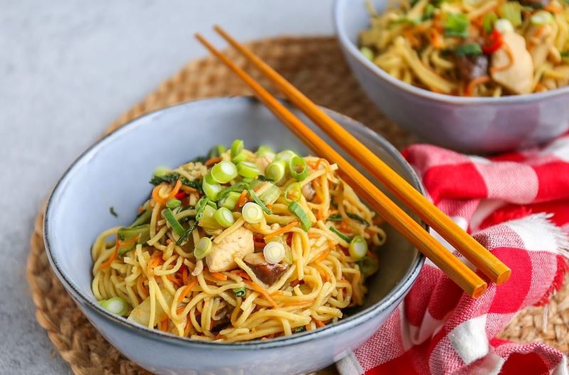 Ăn mì tôm có béo không? Tập gym ăn mì tôm có tốt không?