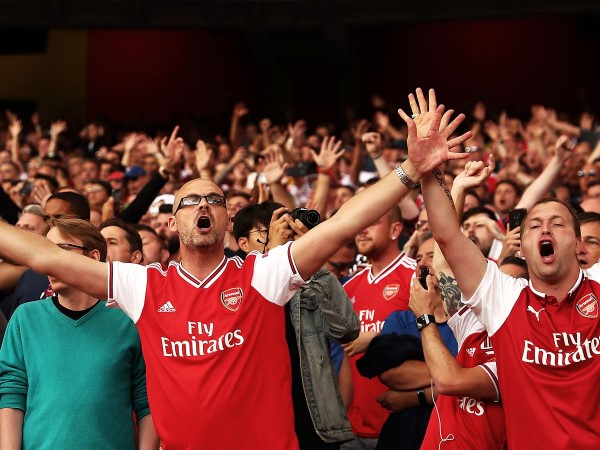Tại sao Fan MU nổi tiếng? Gooner trung thành là gì?