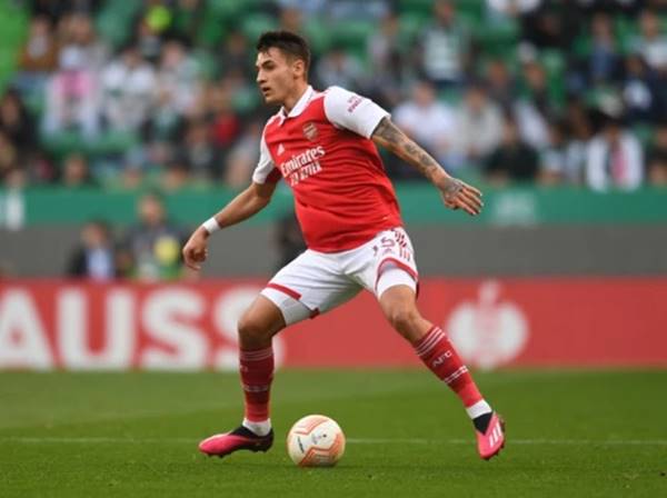 Bóng đá Quốc tế 14/11: Mourinho muốn chiêu mộ hậu vệ Arsenal