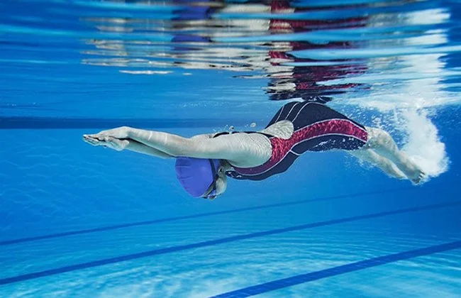 Giải mã giấc mơ thấy bơi lội có điềm báo trước gì