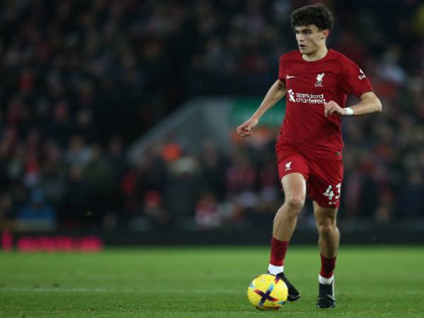 Stefan Bajcetic: Viên Ngọc Sáng Của Liverpool