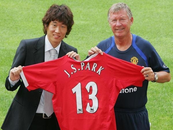 Park Ji-sung chọn chiếc áo số 13 tại MU