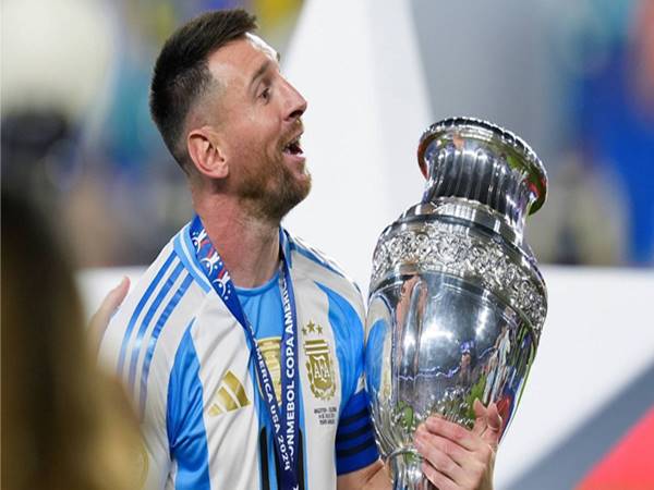 Messi: Cầu thủ nhiều danh hiệu nhất mọi thời đại
