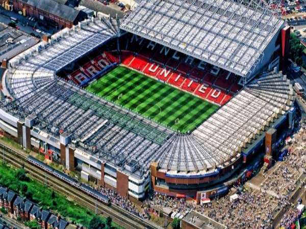 Khám phá sân vận động Old Trafford huyền thoại